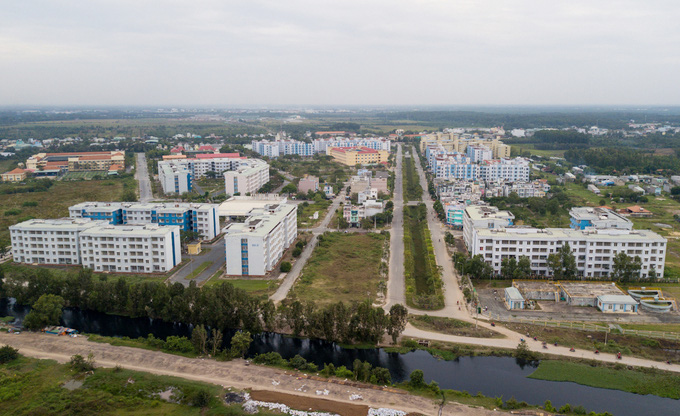 Gần 10.000 căn hộ bỏ trống ở Sài Gòn  - Ảnh 1.