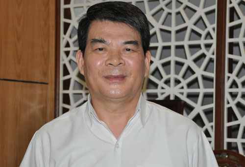 TS Nguyễn Tiến Dĩnh: Giữ cán bộ, công chức ở khu vực công không chỉ là tăng lương - Ảnh 1.