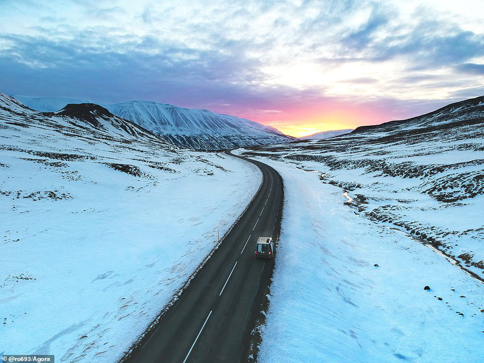 &quot;Cô đơn trên con đường tuyết lúc bình minh&quot; lọt tóp ảnh du lịch đẹp nhất thế giới năm 2020 - Ảnh 5.
