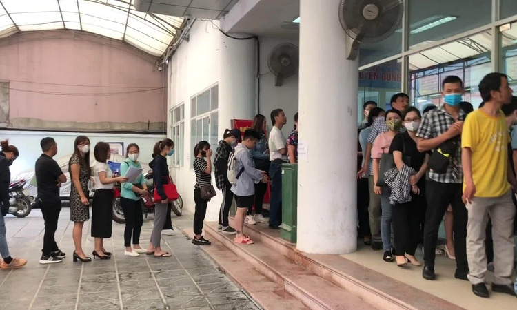 Gần 60.000 người ở Hà Nội đăng ký hưởng trợ cấp thất nghiệp - Ảnh 3.