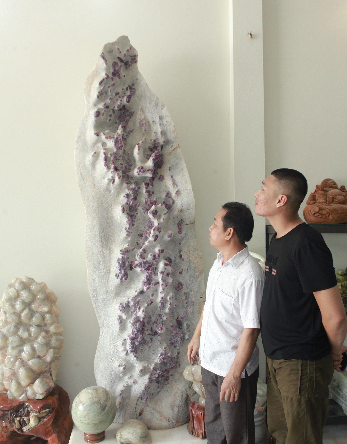 Gốc tinh thể ruby lớn nhất thế giới tại Yên Bái được trả giá tới 6 tỷ đồng - Ảnh 2.