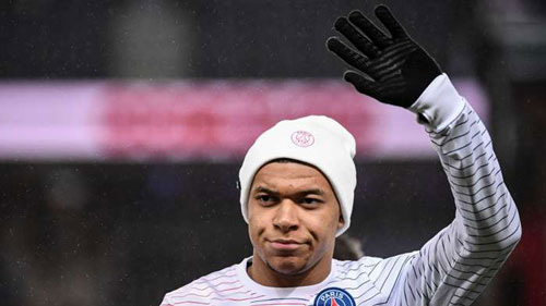 Mbappe chiến thắng Covid-19.
