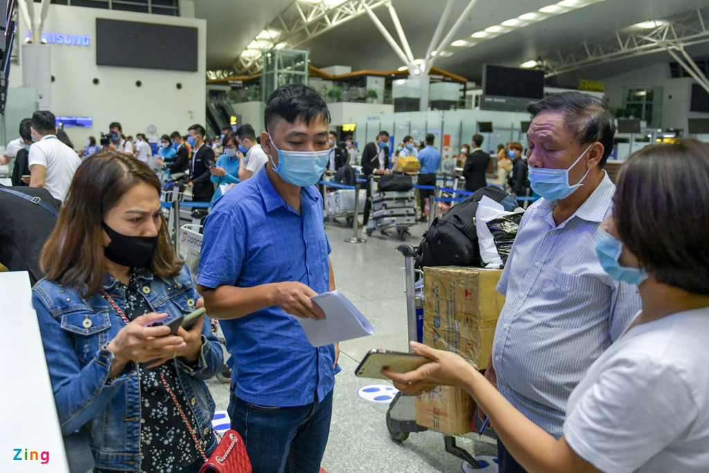 Chuyến bay thương mại quốc tế đầu tiên trở lại sau dịch - Ảnh 7.