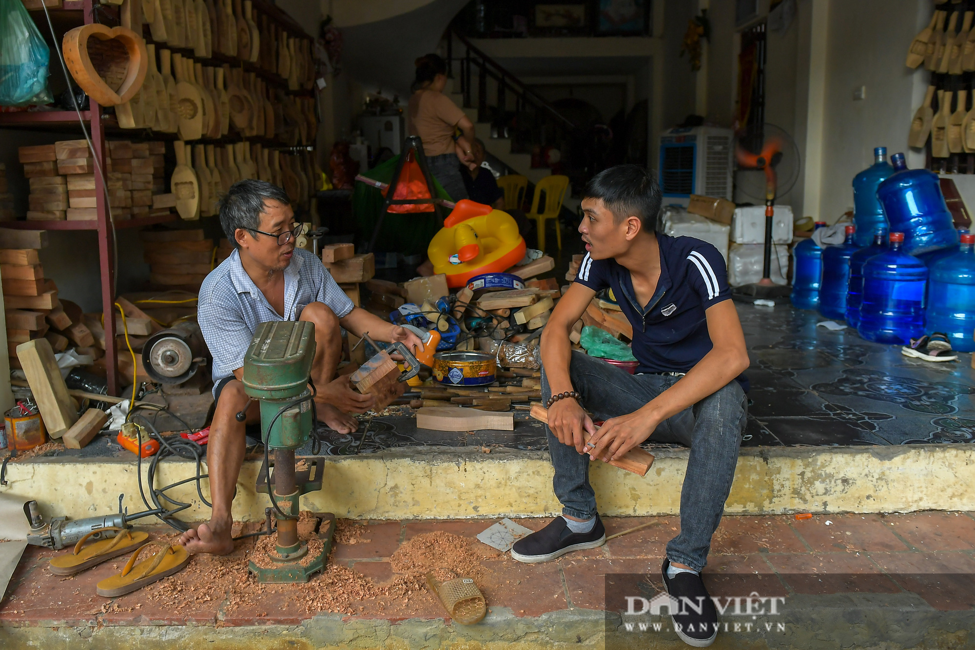 Chiêm ngưỡng kỹ năng điêu luyện của người đàn ông 40 năm làm khuôn bánh trung thu - Ảnh 11.