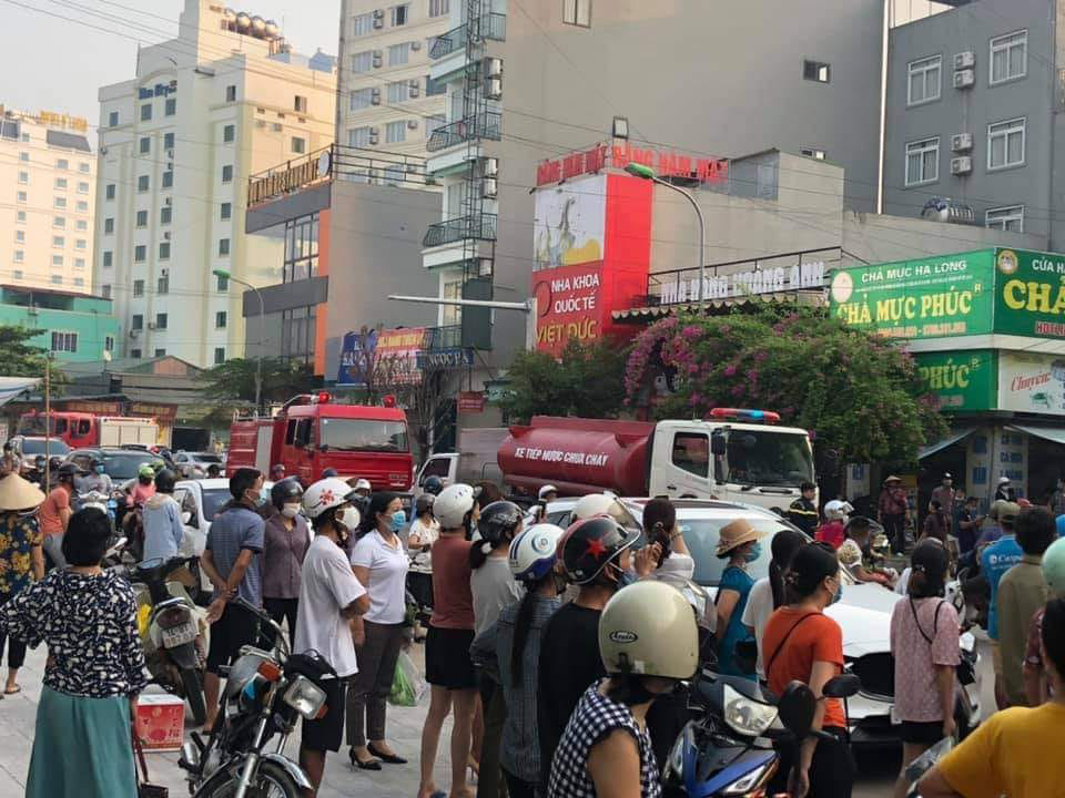 Quảng Ninh: Cháy chợ Cái Dăm nghi do chập điện - Ảnh 1.