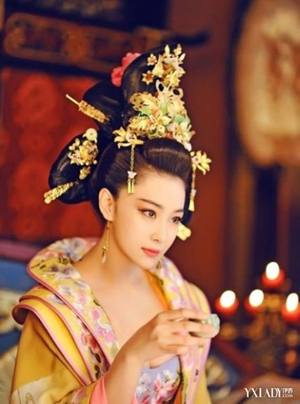 Hoàng hậu Trung Quốc “gan to tày trời” dám mắng cả bố chồng - Ảnh 10.