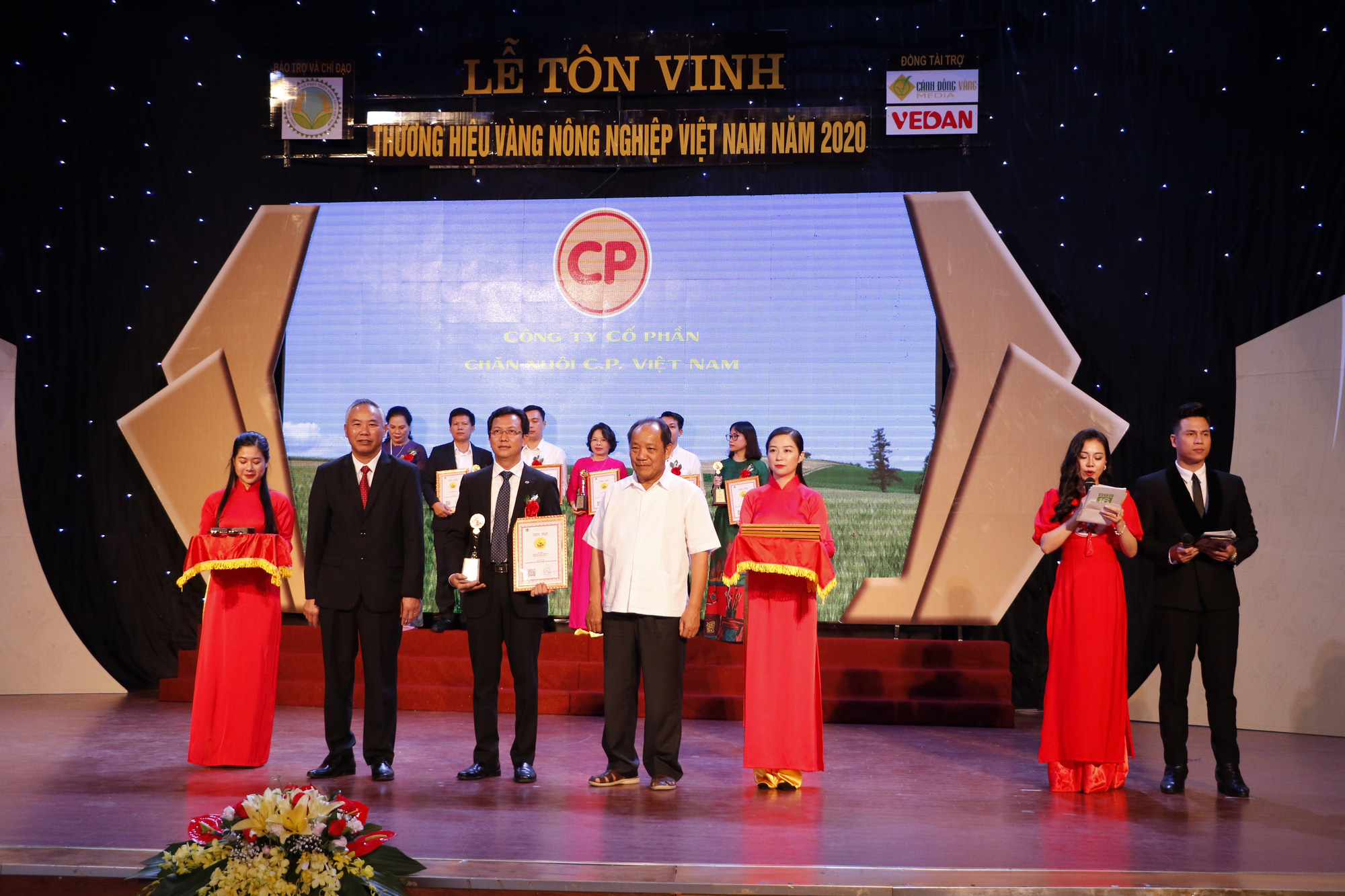 C.P. Việt Nam nhận danh hiệu Thương hiệu Vàng nông nghiệp Việt Nam 2020 - Ảnh 1.
