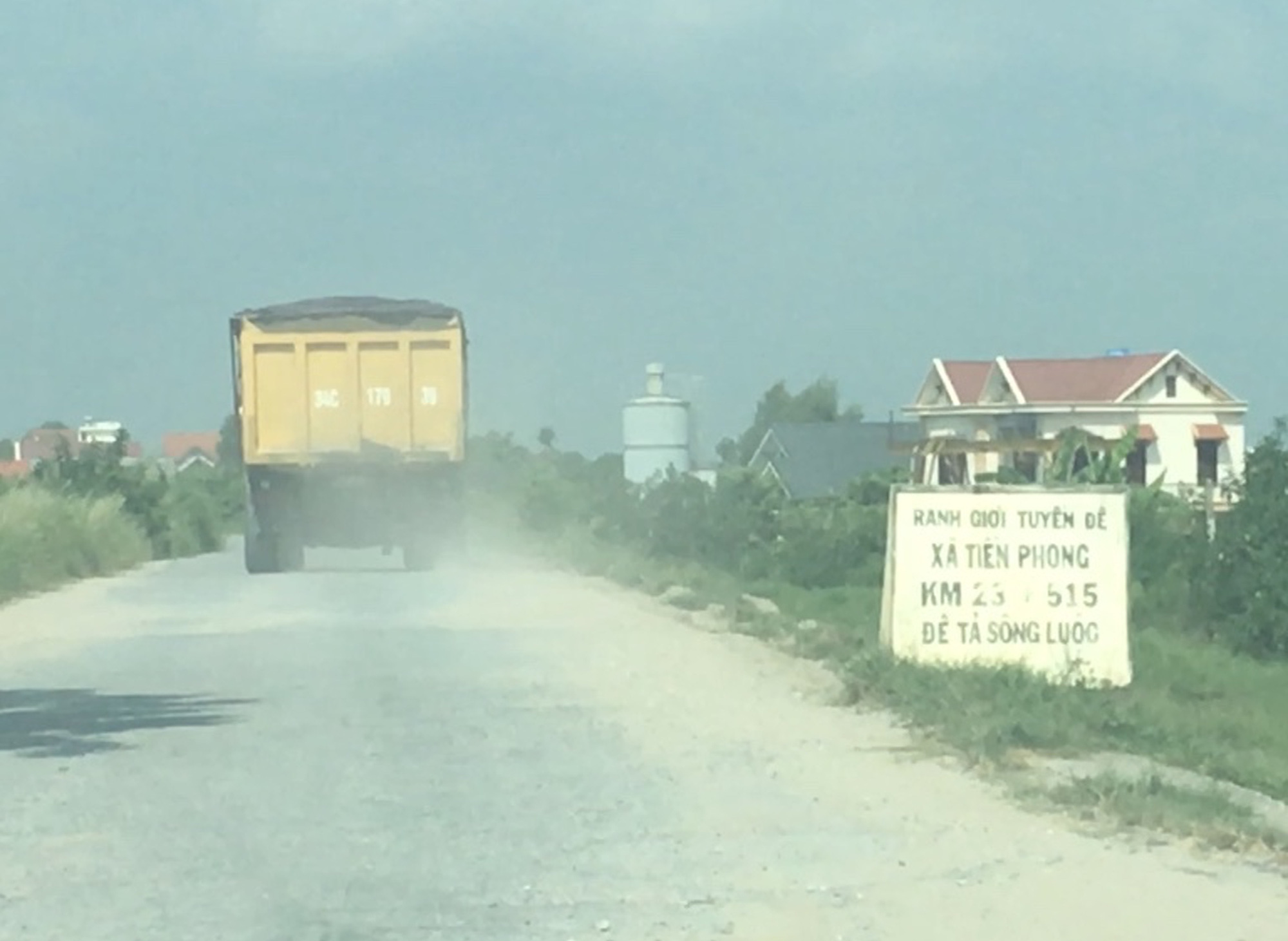 Hải Dương: Nhức nhối tình trạng phạm luật đê điều dọc bờ sông Luộc  - Ảnh 4.