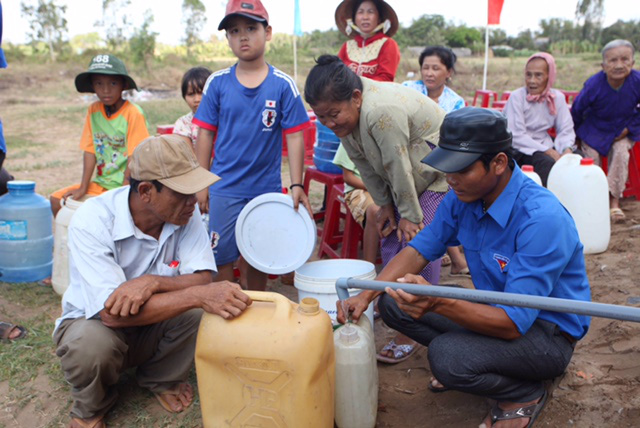 Hỗ trợ 80.000 nông hộ vượt khó do hạn mặn, dịch bệnh - Ảnh 1.