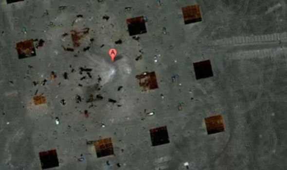  Google Earth phát hiện bí mật quân sự Trung Quốc muốn che giấu ở sa mạc Gobi? - Ảnh 4.