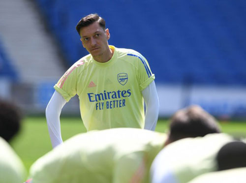 Ozil không có chỗ đứng ở Arsenal.