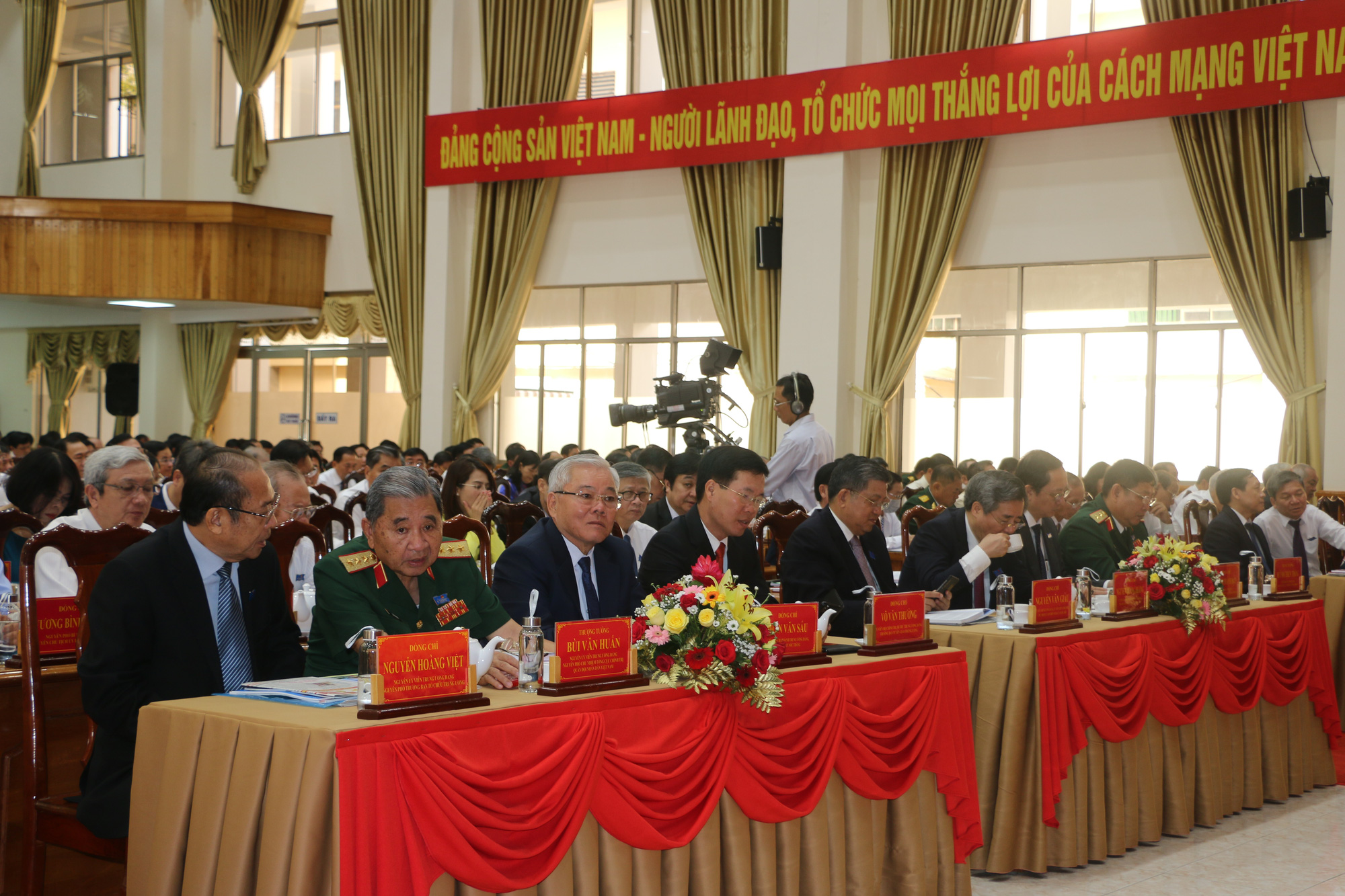 Khai mạc Đại hội Đảng bộ tỉnh An Giang lần thứ XI, nhiệm kỳ 2020-2025 - Ảnh 4.