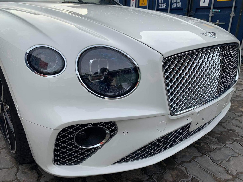 Bentley Continental GT V8 tiếp tục về Việt Nam với màu sơn độc và thuộc bản 100 năm - Ảnh 4.