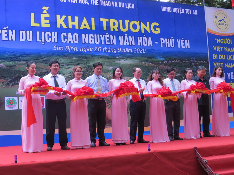 Khai trương tuyến du lịch cao nguyên Vân Hoà - Phú Yên - Ảnh 1.