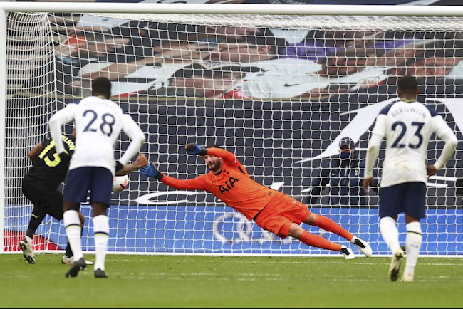 Tottenham bị cầm hòa cay đắng, HLV Mourinho trút giận lên... Solskjaer - Ảnh 2.