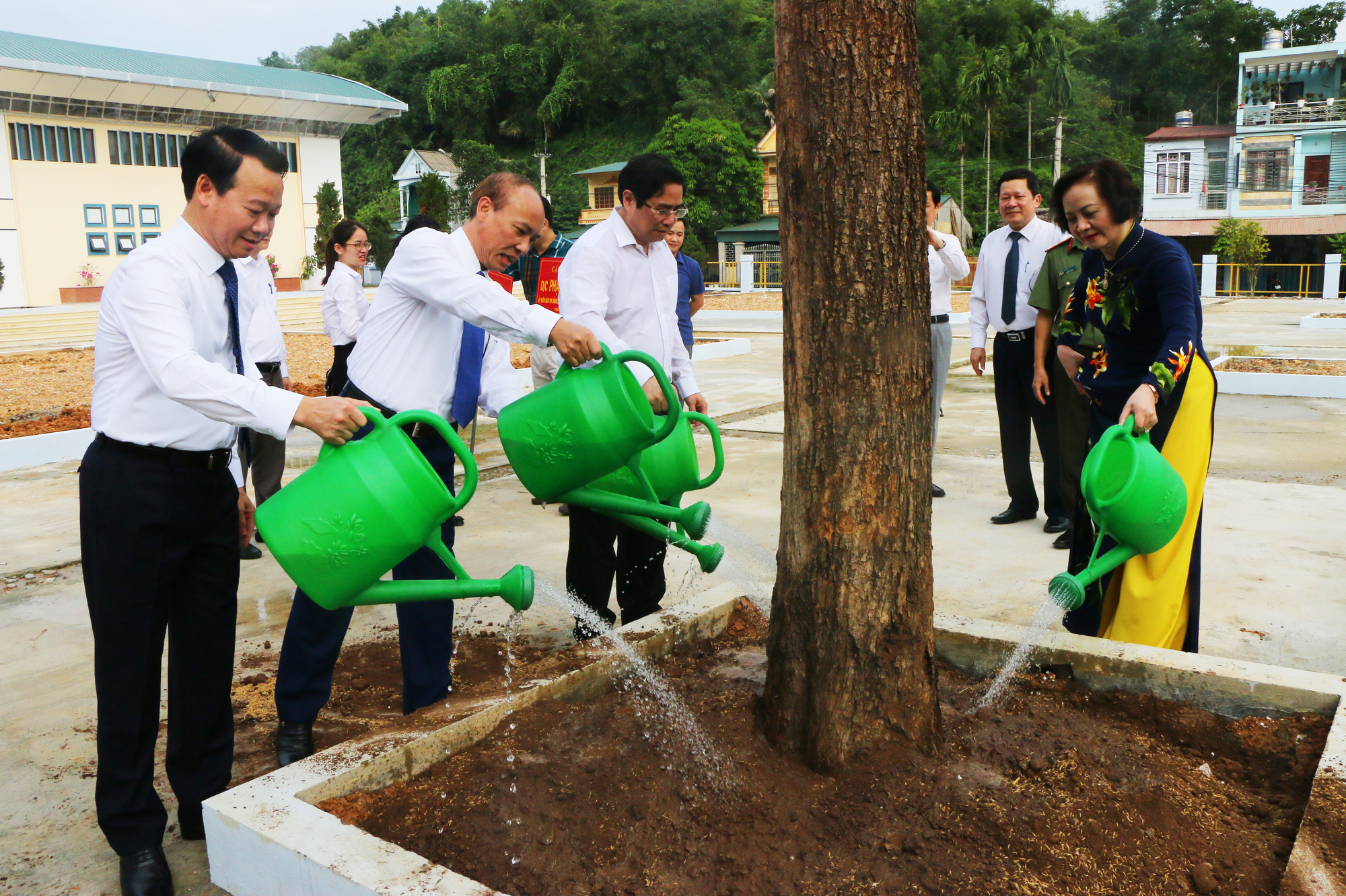 Bà Phạm Thị Thanh Trà nhận Quyết định giữ chức Phó Trưởng ...