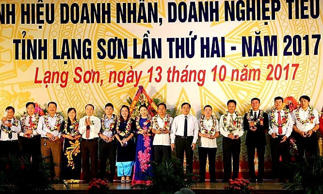 Lạng Sơn: 25 doanh nghiệp và 15 doanh nhân được tôn vinh nhân ngày Doanh nhân Việt Nam - Ảnh 1. Lạng Sơn: 25 doanh nghiệp và 15 doanh nhân được tôn vinh nhân ngày Doanh nhân Việt Nam - Ảnh 1.