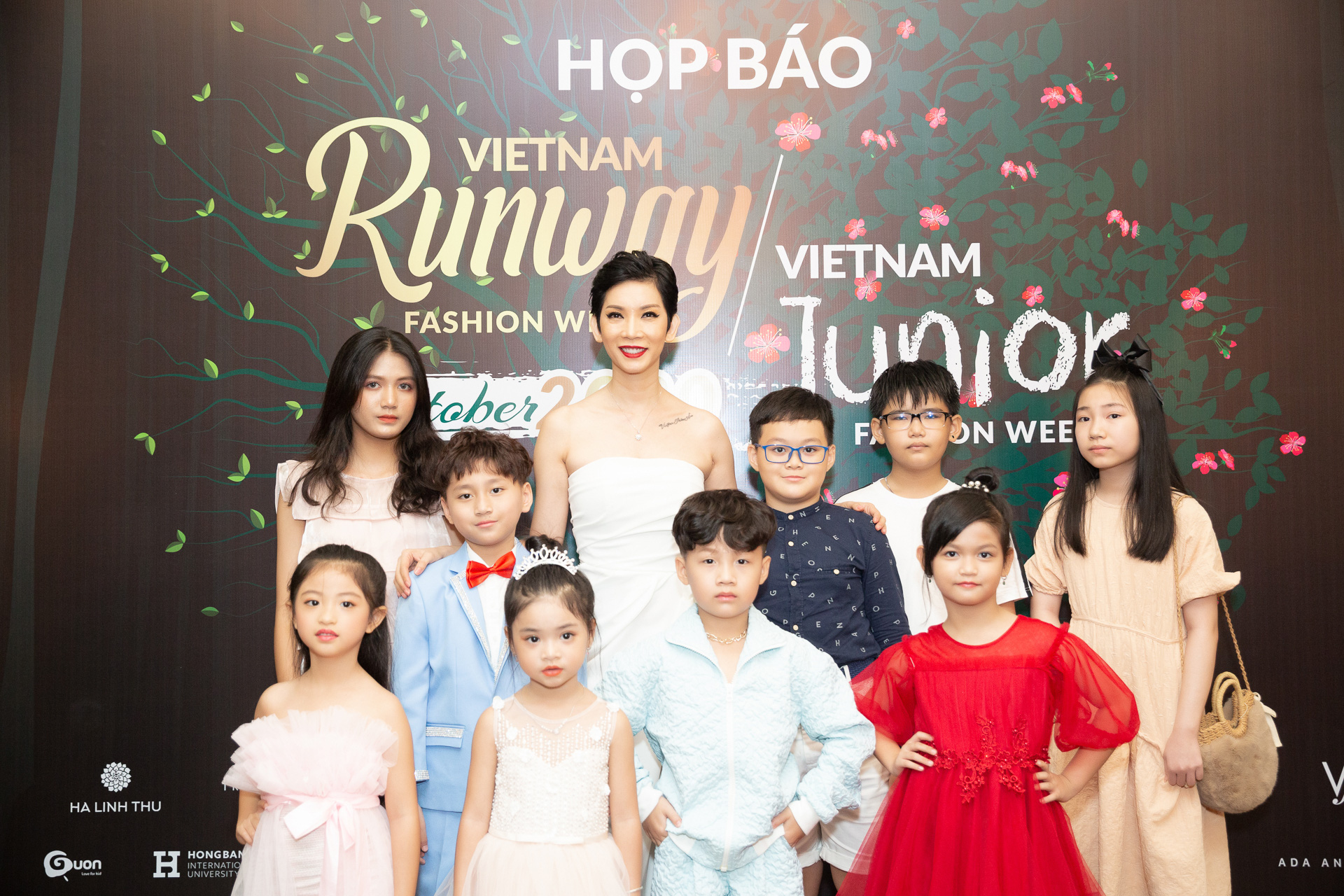 Hoàng Hải, Hà Linh Thư mở màn show diễn thời trang Vietnam Runway Fashion Week  - Ảnh 6.