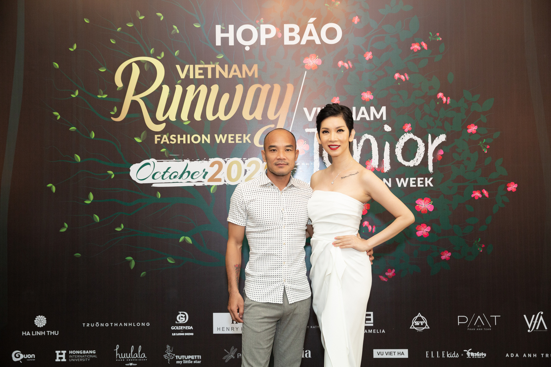 Hoàng Hải, Hà Linh Thư mở màn show diễn thời trang Vietnam Runway Fashion Week  - Ảnh 4.