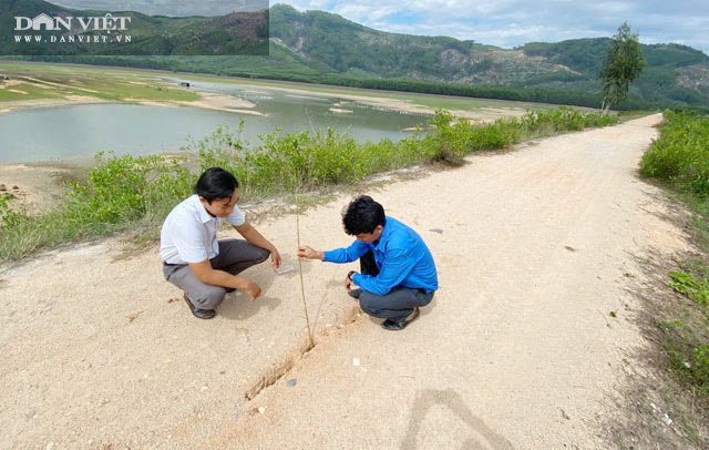 Quảng Ngãi: Những vết nứt toác ở hồ chứa gần 1 triệu m3 không quá nghiêm trọng  - Ảnh 1.