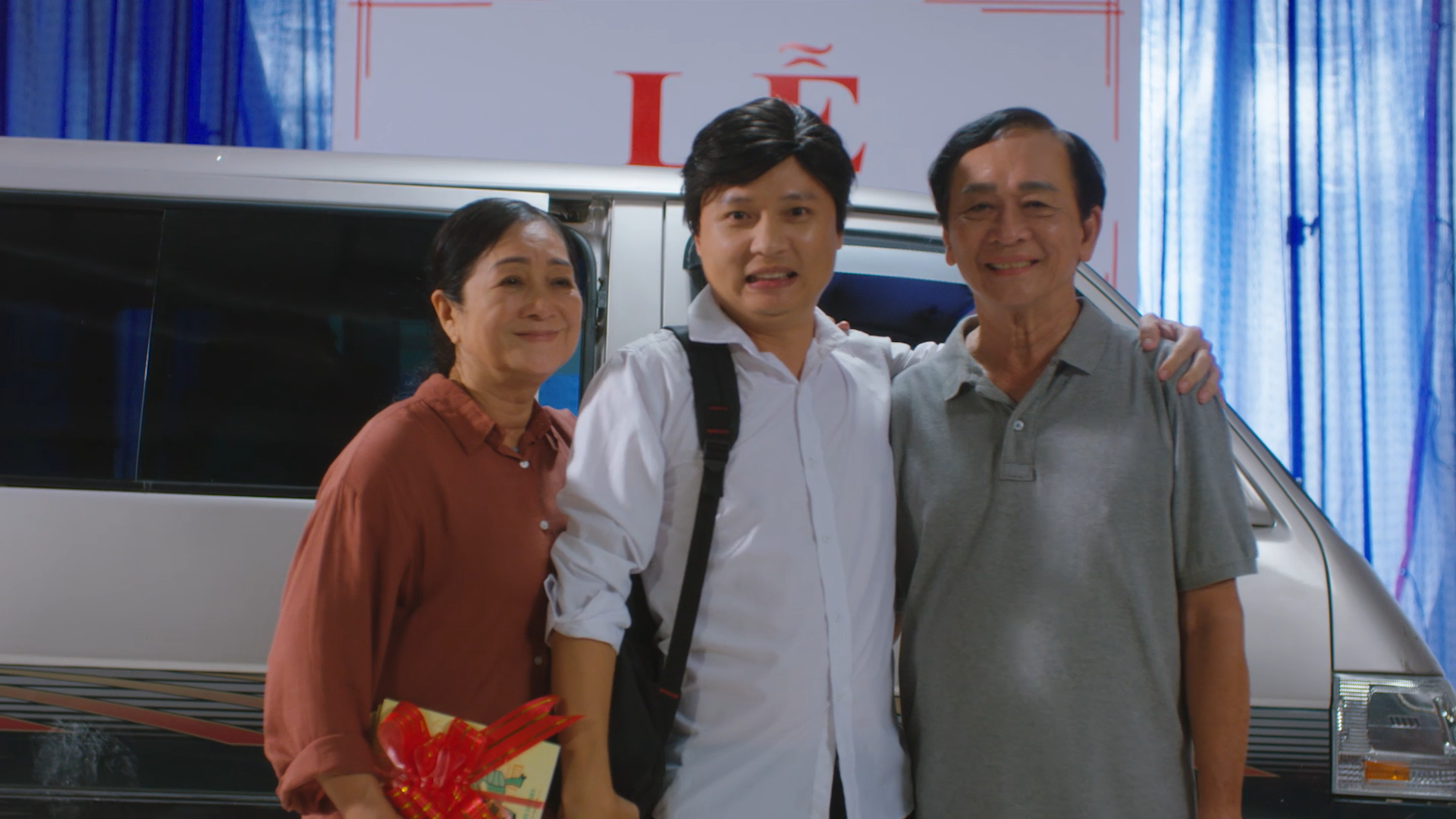 Nguyễn Hải Phong bật mí người bạn giúp anh phụng dưỡng cha mẹ trong MV &quot;Con kể ba nghe&quot; - Ảnh 4.