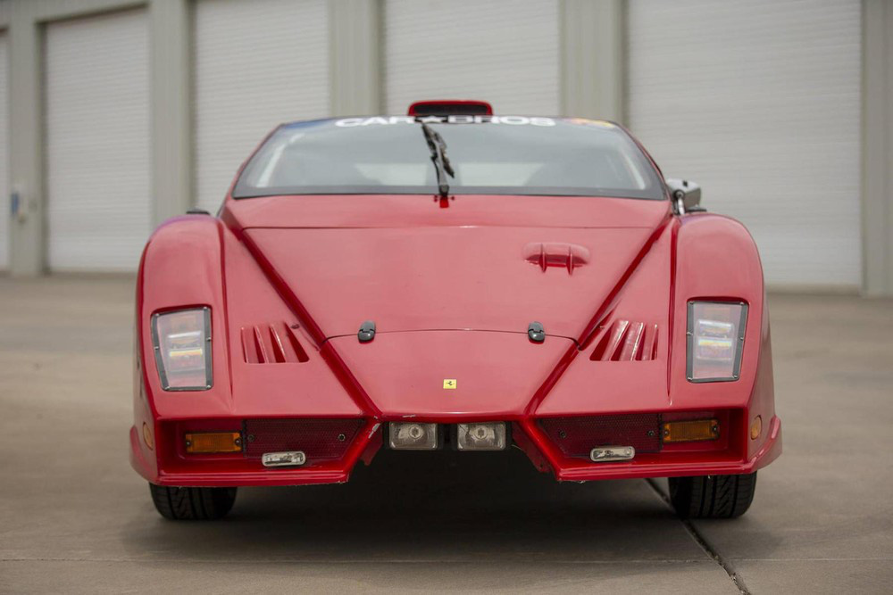 Siêu xe Ferrari Enzo &quot;xấu nhất thế giới&quot; được rao bán với giá chỉ hơn 100 triệu đồng - Ảnh 3.