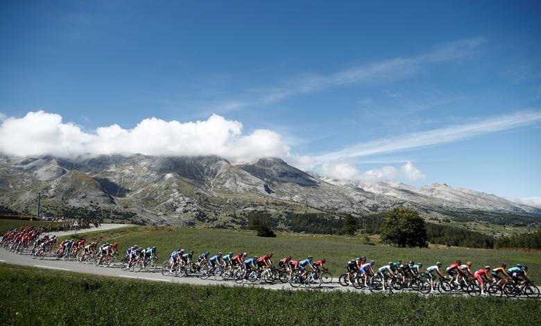 Hình ảnh đẹp về giải đua vòng quanh nước Pháp - Tour de France giữa dịch Covid-19 - Ảnh 1.