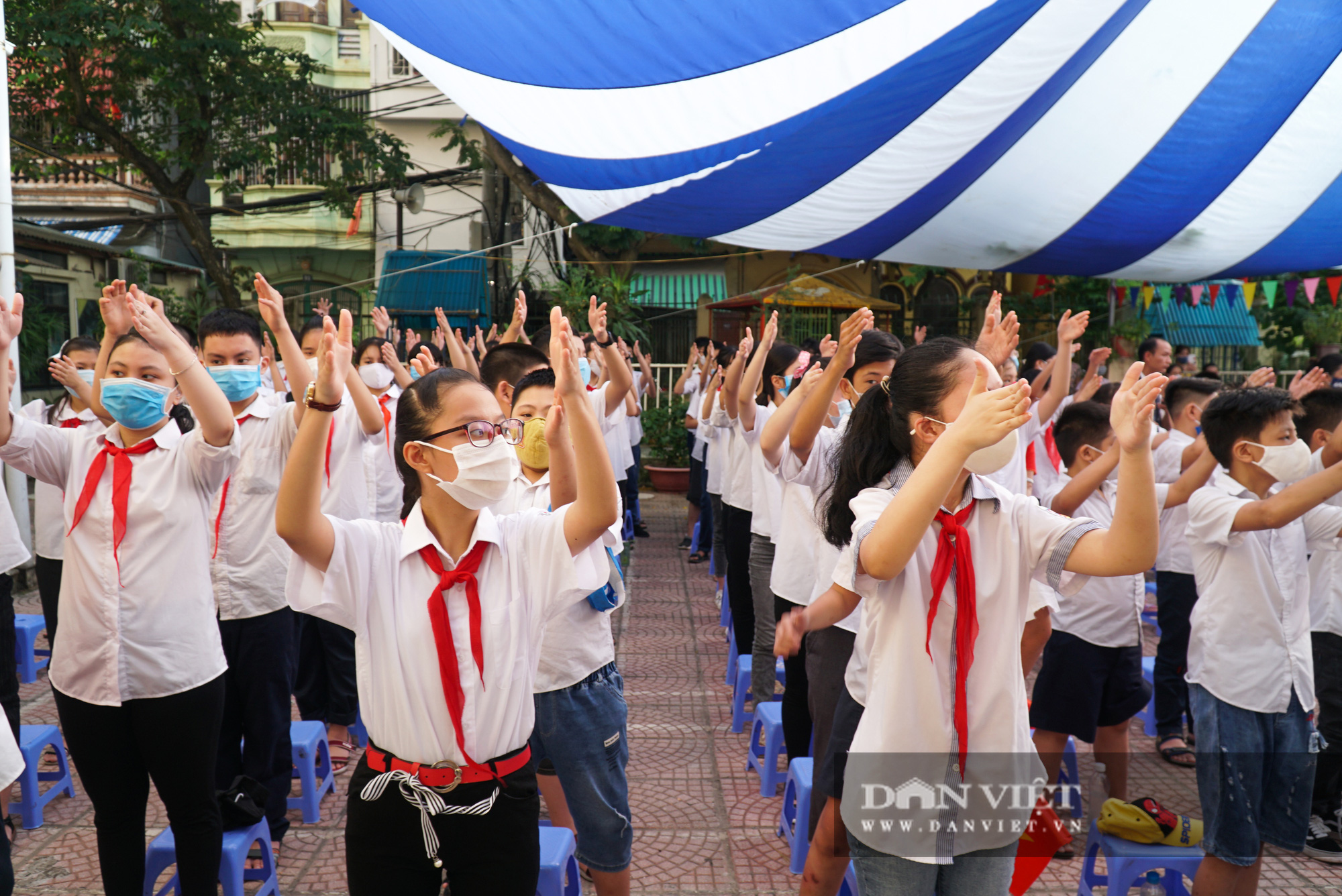 Lễ khai giảng đặc biệt của ngôi trường hát quốc ca bằng ký hiệu tại Hà Nội - Ảnh 5.