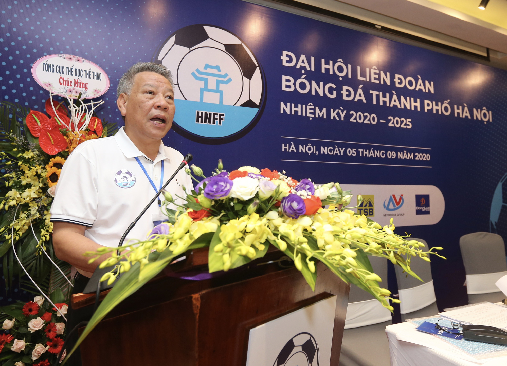 Giám đốc Sở VHTT Hà Nội, tân Chủ tịch HNFF phát biểu tại Đại hội sáng nay. Ảnh: Hải Đăng