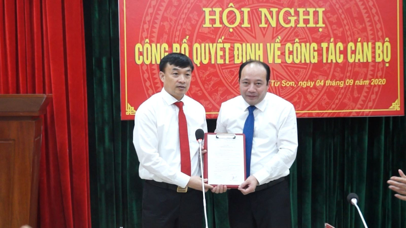 Bắc Ninh: Ông Hoàng Bá Huy được bầu giữ chức Chủ tịch UBND thị xã Từ Sơn - Ảnh 1.
