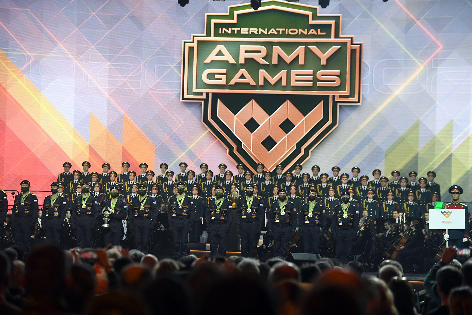 Những hình ảnh ấn tượng, pháo hoa rực rỡ tại lễ bế mạc Army Games 2020 - Ảnh 2.