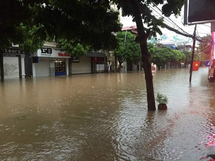 Thái Nguyên: Nhiều nơi chìm trong biển nước sau mưa lớn kéo dài - Ảnh 5.