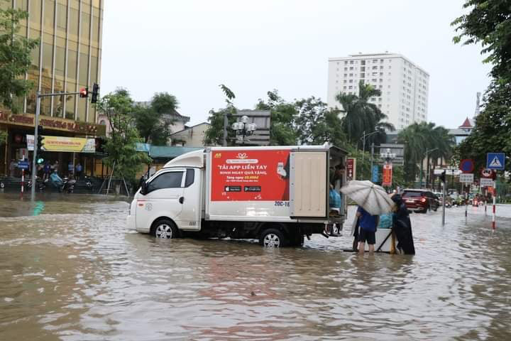 Thái Nguyên: Nhiều nơi chìm trong biển nước sau mưa lớn kéo dài - Ảnh 3.