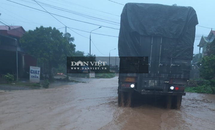 Sơn La: Mưa lớn gây lũ quét, ngập lụt ở QL 6 huyện Mai Sơn - Ảnh 5.