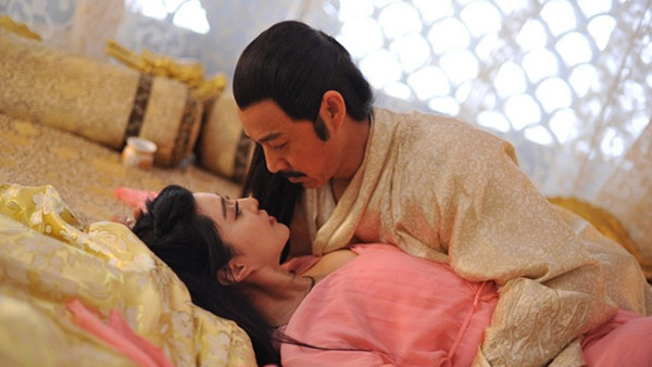 Lộ loạt cảnh "nóng" phim cổ trang Trung Quốc bị cắt "không thương tiếc", khán giả bức xúc - Ảnh 3.