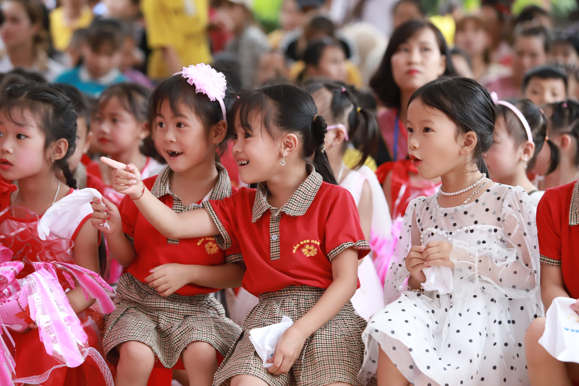 Gần trăm trẻ mầm non vùng cao biên giới Sơn La có điểm trường mơ ước - Ảnh 2.