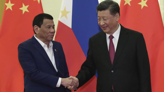 Kinh tế Philippines &quot;được&quot; gì sau 4 năm xa Mỹ, thân Trung Quốc? - Ảnh 1.