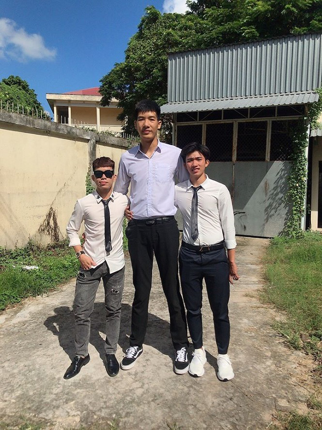 Tài năng trẻ bóng chuyền nam Việt Nam cao 2m10 bắt đầu hành trình mới - Ảnh 8.