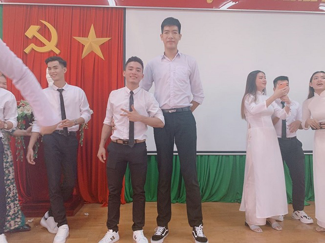 Tài năng trẻ bóng chuyền nam Việt Nam cao 2m10 bắt đầu hành trình mới - Ảnh 7.