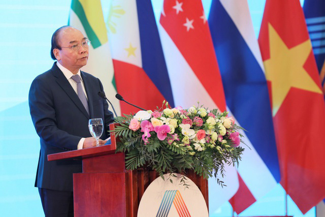 Thủ tướng Nguyễn Xuân Phúc: &quot;Bó lúa vàng ASEAN qua mỗi thử thách lại thêm bản lĩnh, vững vàng hơn trước&quot; - Ảnh 1.
