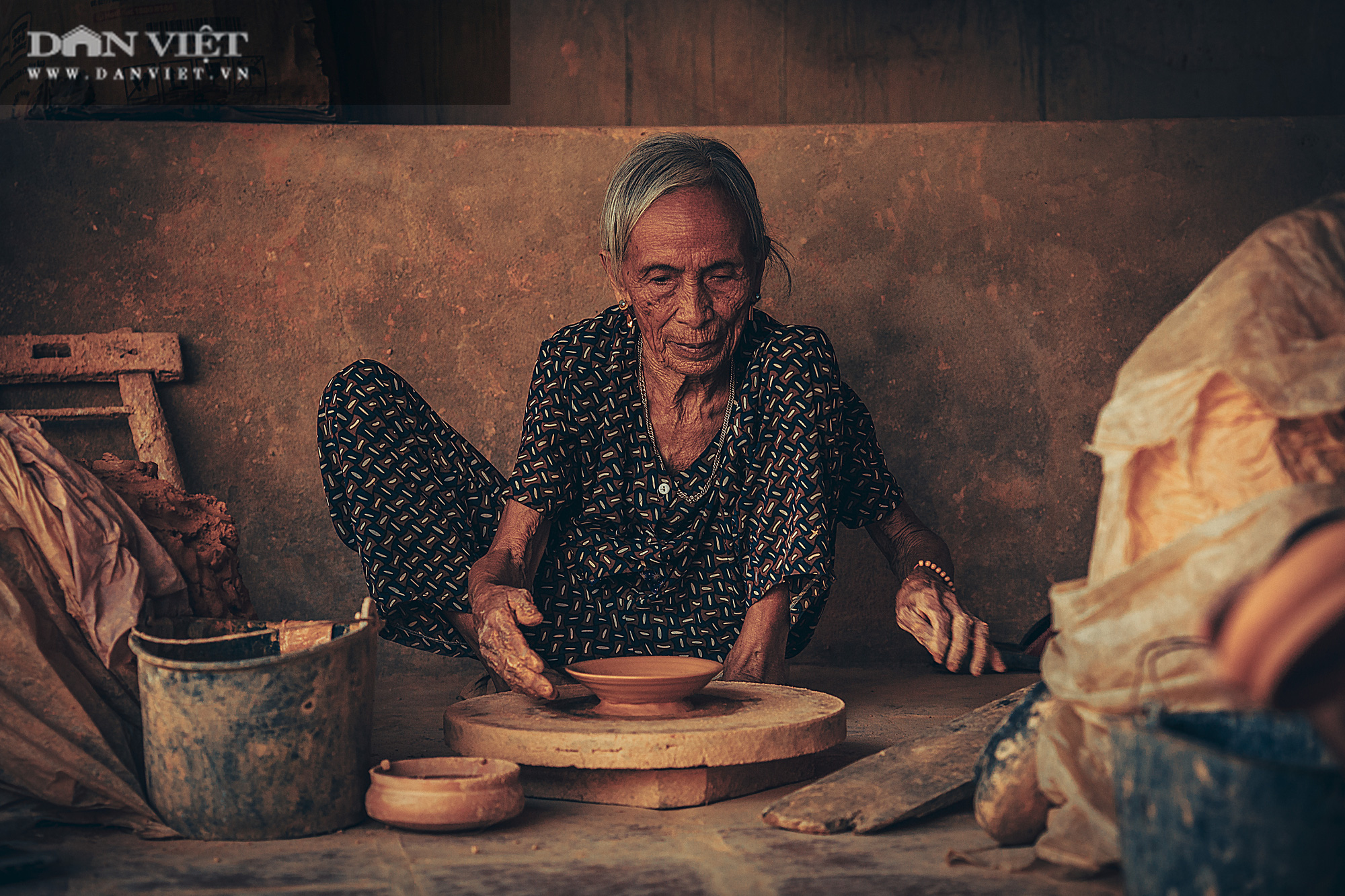 Chùm ảnh làng nghề làm &quot;nồi đất&quot; duy nhất ở xứ Nghệ - Ảnh 3.