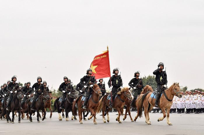 Dàn xe đặc chủng cùng 6.000 công an, quân đội xuất quân bảo vệ Đại hội Đảng - Ảnh 13.