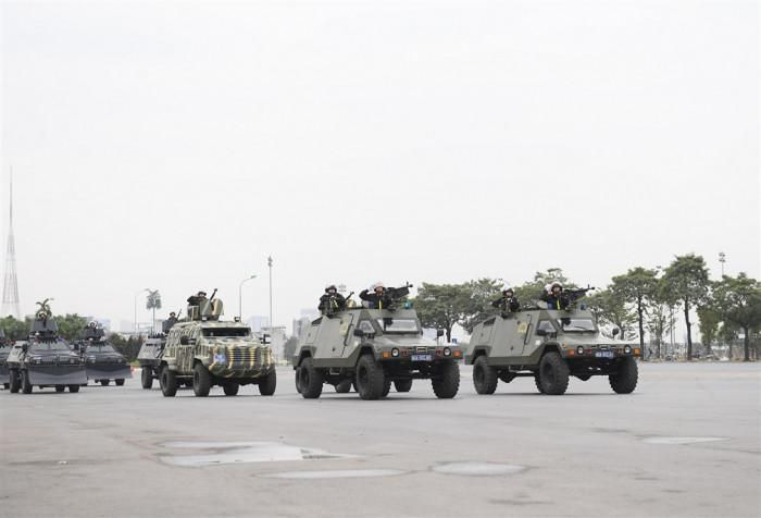 Dàn xe đặc chủng cùng 6.000 công an, quân đội xuất quân bảo vệ Đại hội Đảng - Ảnh 6.