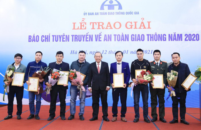 Báo Dân Việt đạt giải báo chí tuyên truyền về an toàn giao thông năm 2020 - Ảnh 1.