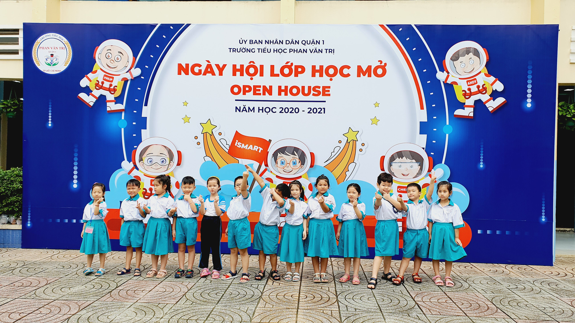 Lớp 1 Chưa biết chữ học tiếng Anh có phù hợp  VTVVN