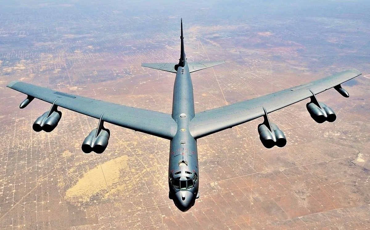 Chuyện hy hữu: Máy bay ném bom B-52H hạ cánh theo kiểu khó tin - Ảnh 1.