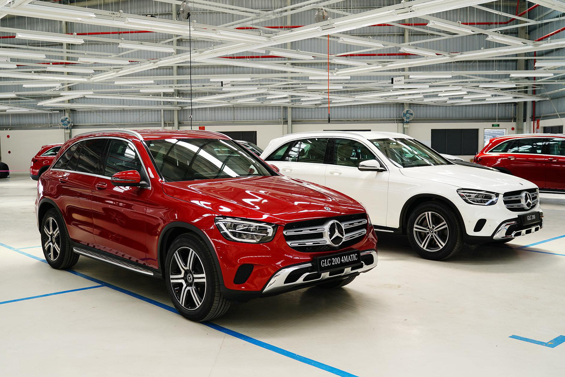 Người dùng phản ánh Mercedes-Benz GLC 300 cắt trang bị an toàn nhưng giá vẫn tăng 100 triệu đồng - Ảnh 4.