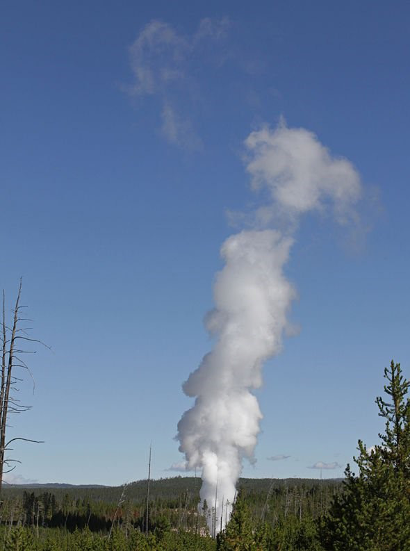 Phát hiện mạch nước ngầm phun trào cao nhất thế giới tại Yellowstone - Ảnh 2.