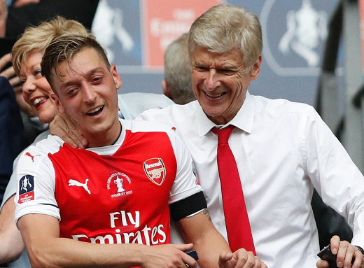 Wenger là người đã đưa Ozil về Arsenal.