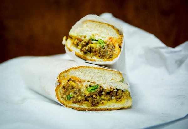 Món bánh sandwich thực thụ của người New York - Ảnh 4.